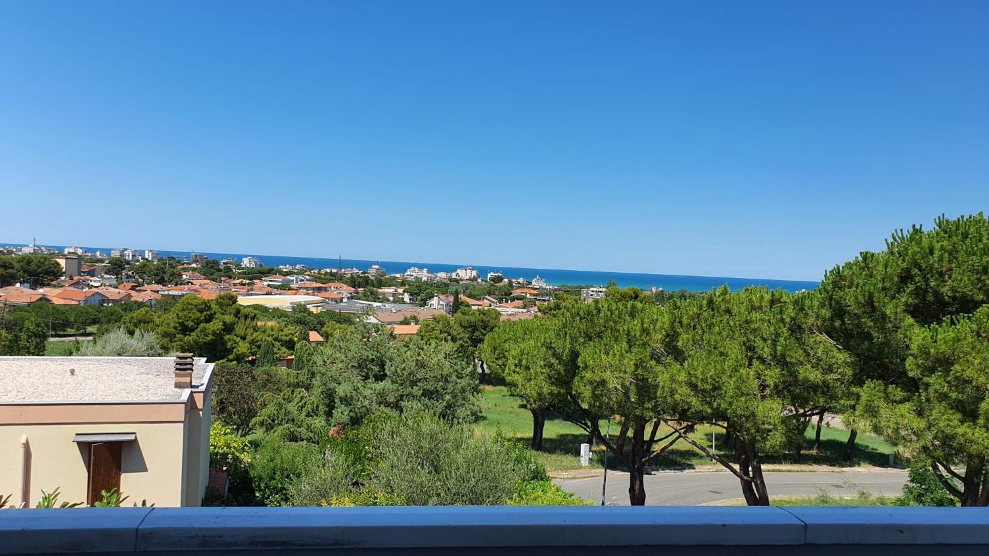 Villetta Panoramica Con Giardino A Riccione Kültér fotó